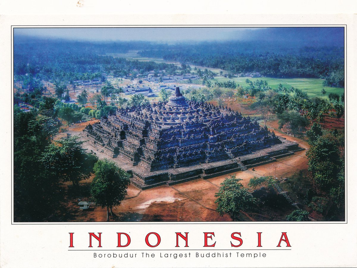 arbainrambey's tweet photo. Jauh sebelum era drone, Agus Leonardus terbang beneran untuk motret untuk postcard2 ini.......... https://t.co/5kPqYxkyxR