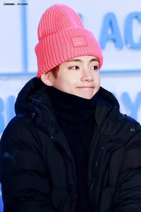 strawberrysoop7's tweet photo. In case you didn't know, there's a smol bb who lives inside my pocket and he kinda looks like this:
#청순한_김태형_대회 @BTS_twt https://t.co/bofCFXrqgV