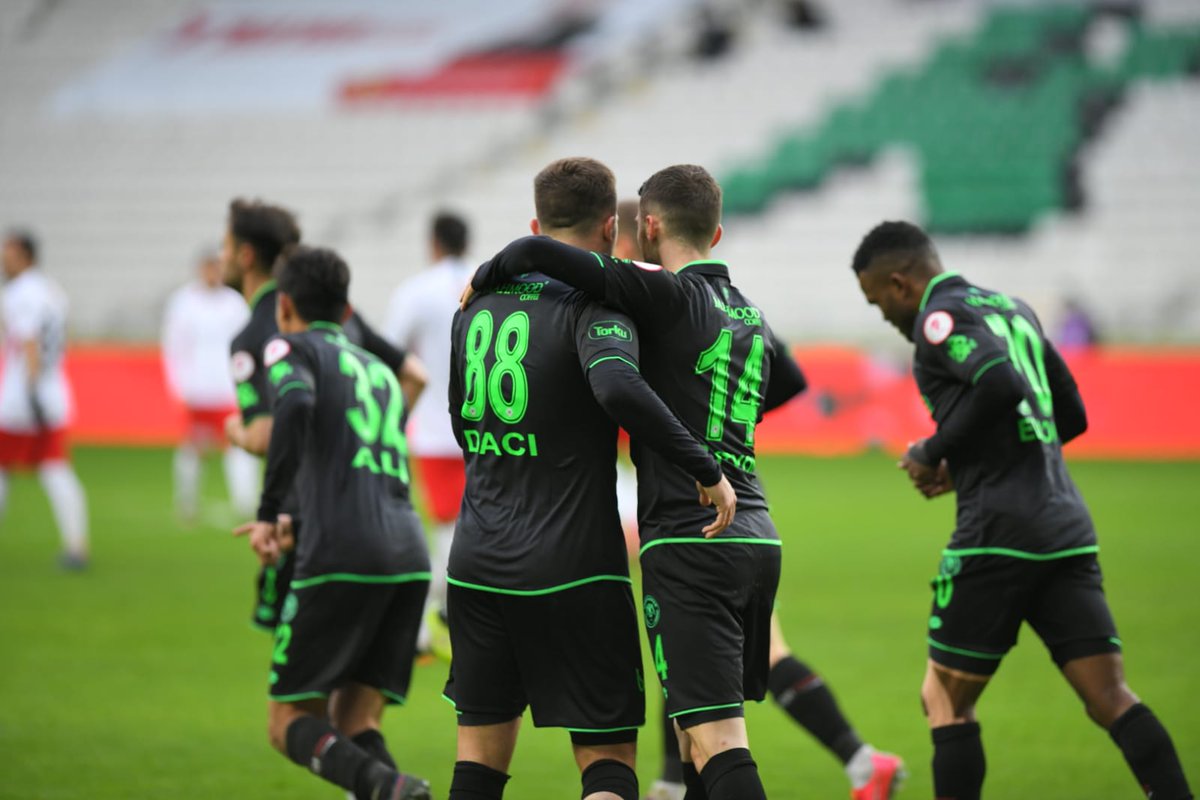 🏆 Konyaspor, Gaziantep FK'yı 2-1 mağlup ederek Ziraat Türkiye Kupası'nda çeyrek finale yükseldi.
⚽ 11' Marin Anicic
⚽ 39' Ömer Ali Şahiner
⚽ 90+4' Muhammet Demir https://t.co/LVfTHC4F6f