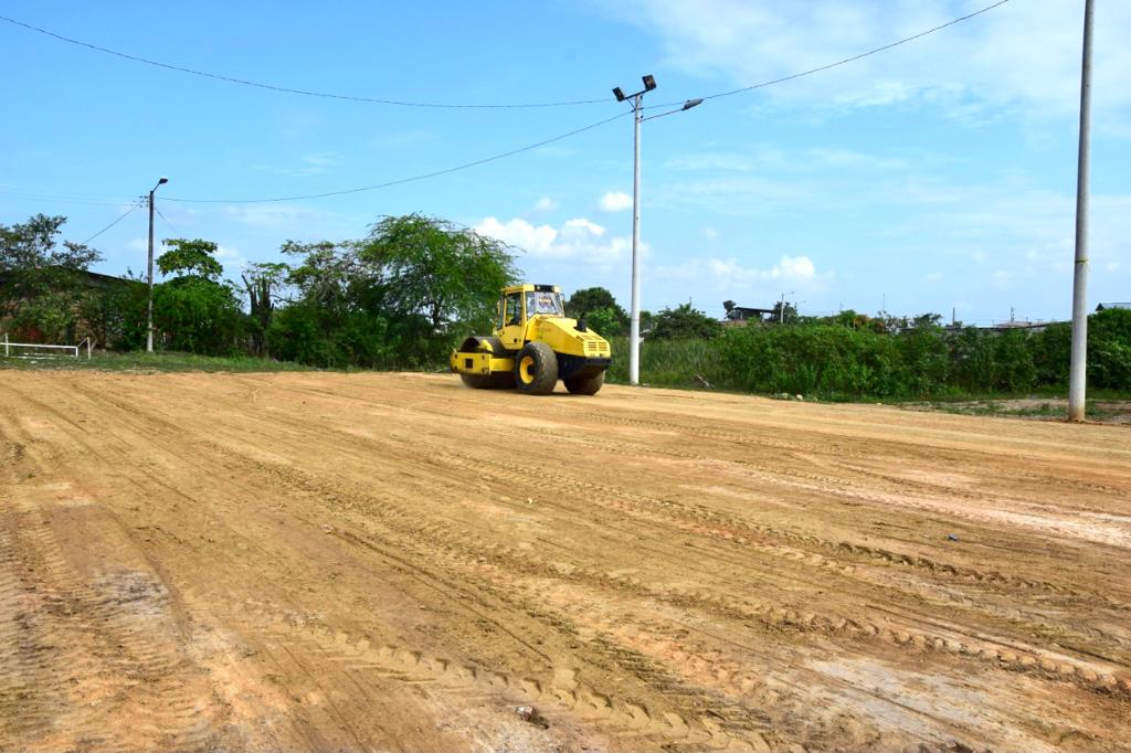 Larry_vite's tweet photo. NUEVO SANTA ROSA #Alborada2 #CanchaDeportiva 

En la ciudadela Alborada II de la parroquia Nuevo Santa Rosa, bajo la coordinación de sus dirigentes, esta semana se realizó la limpieza y compactación de áreas verdes y la cancha de indor, donde los moradores de este sector realiza https://t.co/SYbFWVTMI1