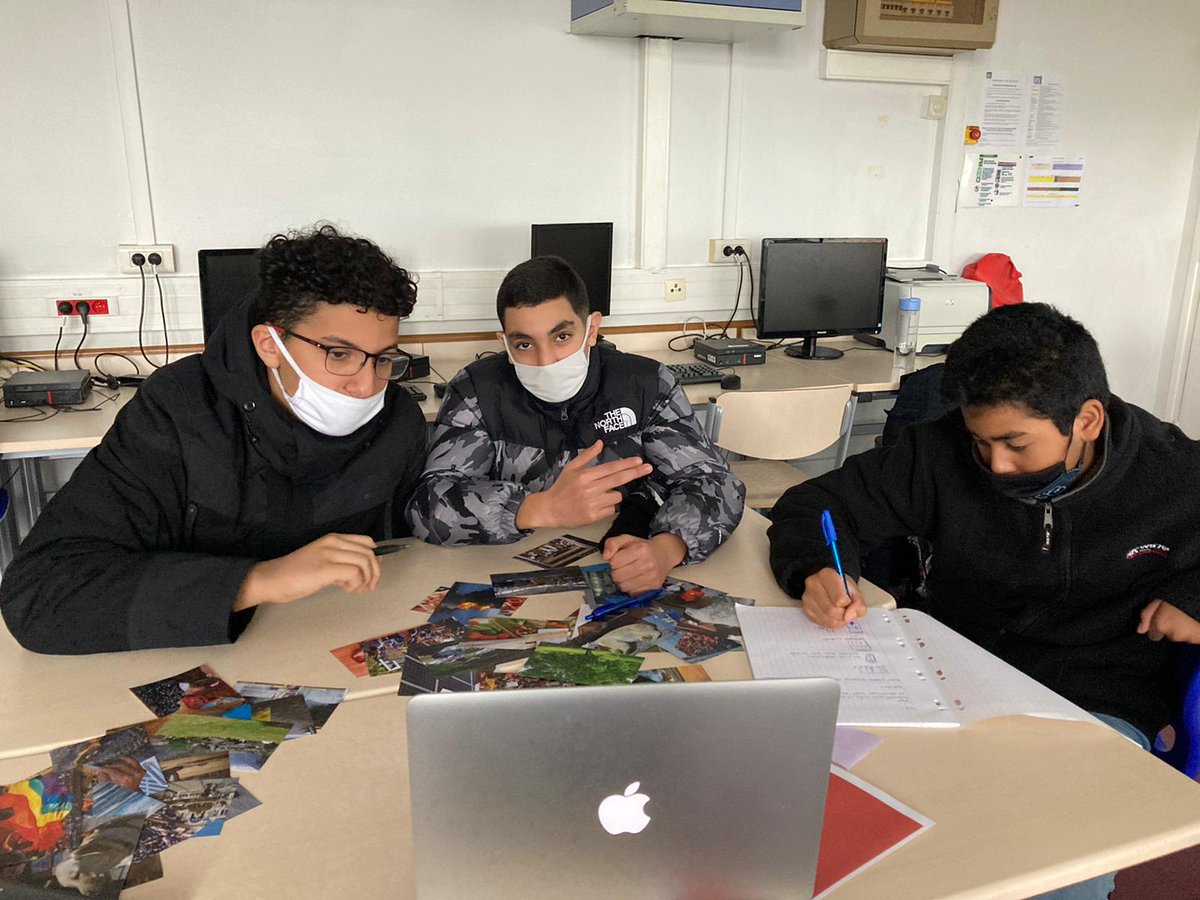 Alliance_edu_uw's tweet photo. 1ere intervention de @TicketforChange
 au #collègeEdouardManet pour une #journéeinnovation sur l'entrepreunariat social. La classe de 3e était accompagnée par @BergerParis. Bravo aux jeunes motivés, qui ont imaginé un projet puis l'ont présenté à l'oral.⭐️

#DéfiJeunesse https://t.co/giB41siPLn