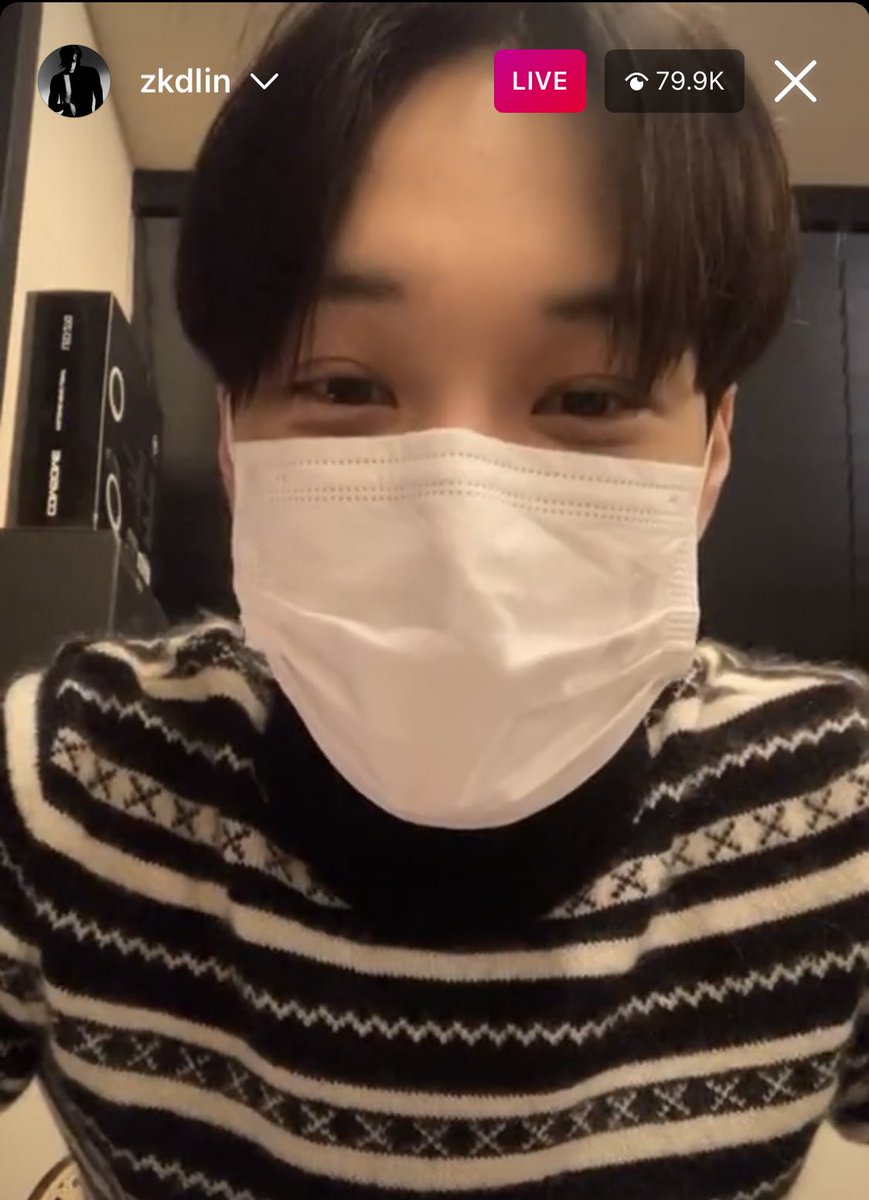 degrees_94's tweet photo. Jongin is on instagram live!!! “Wooo~ it’s (my) birthday”

#EXO #엑소 @weareoneEXO @B_hundred_Hyun @layzhang https://t.co/VEjGykTrMr