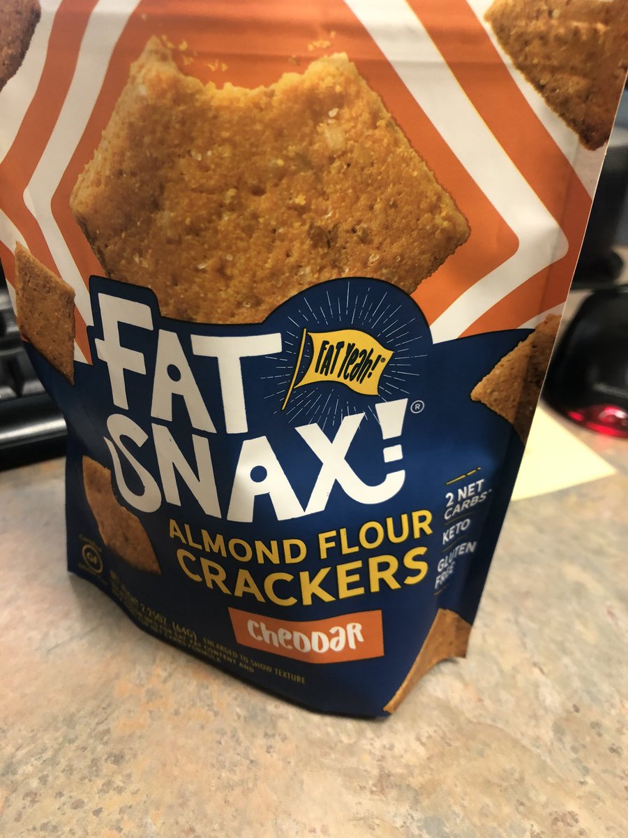 KristenCrandal4's tweet photo. For anyone trying to follow a low carb eating plan, these are really good. Nice flavor & crunch with no weird after taste 🙌🏻 #fatsnax https://t.co/jvYJ86xJHZ