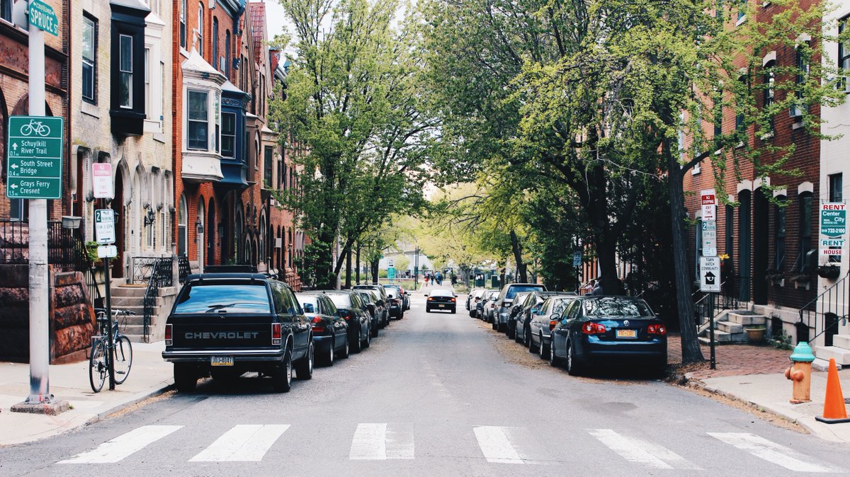 PhilaParking's tweet photo. Hosting out-of-towners soon? Learn how our #parking passes can help get them parked nearby ➡️  https://t.co/BCEFsjdlVu https://t.co/2ujWnyfoZk