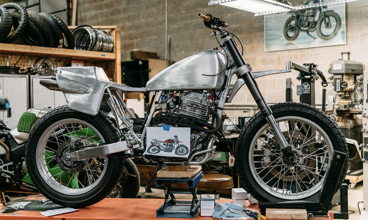 analogmoto's tweet photo. #WIP Work in Progress Wednesday. Tossing it back to the Nicky Hayden tribute XR650 build we did a couple years ago.
-
-
-
#makeityours
#makeitanalog https://t.co/TJN9lBRm0k