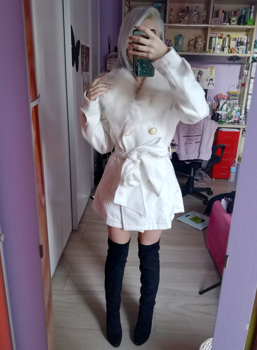 hydrangeawitch's tweet photo. feeling myself wearing my new coat
thank you @YumeHachiii https://t.co/Uoa19g90b2