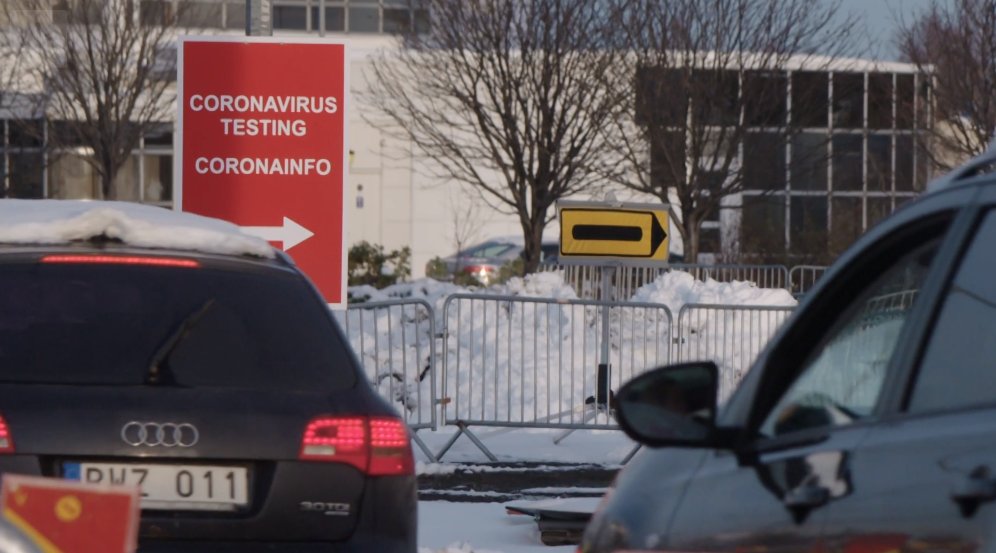 Up north, living at the border has become more complicated due to Finnish travel restrictions. A tourism entrepreneur worries Finnish attitudes towards Swedish visitors have become mistrustful. He blames the Finnish government. 'There have been armed guards at the border.'