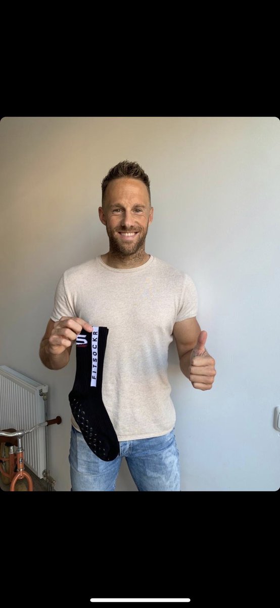 FSockr's tweet image. 𝗔𝗹𝗹𝗲𝗲𝗻 𝗺𝗮𝗮𝗿 𝗽𝗼𝘀𝗶𝘁𝗶𝗲𝘃𝗲 𝗿𝗲𝗮𝗰𝘁𝗶𝗲𝘀 𝗼𝘃𝗲𝗿 𝗱𝗲 𝘀𝗼𝗸𝗸𝗲𝗻!

En daarom is de kortingscode verlengd tot en met vanavond 23:59! Profiteer snel! 🤩

𝗞𝗢𝗥𝗧𝗜𝗡𝗚𝗦𝗖𝗢𝗗𝗘: 𝗘𝗥𝗪𝗜𝗡𝟮𝟬
FITSOCKR.nl 🤩