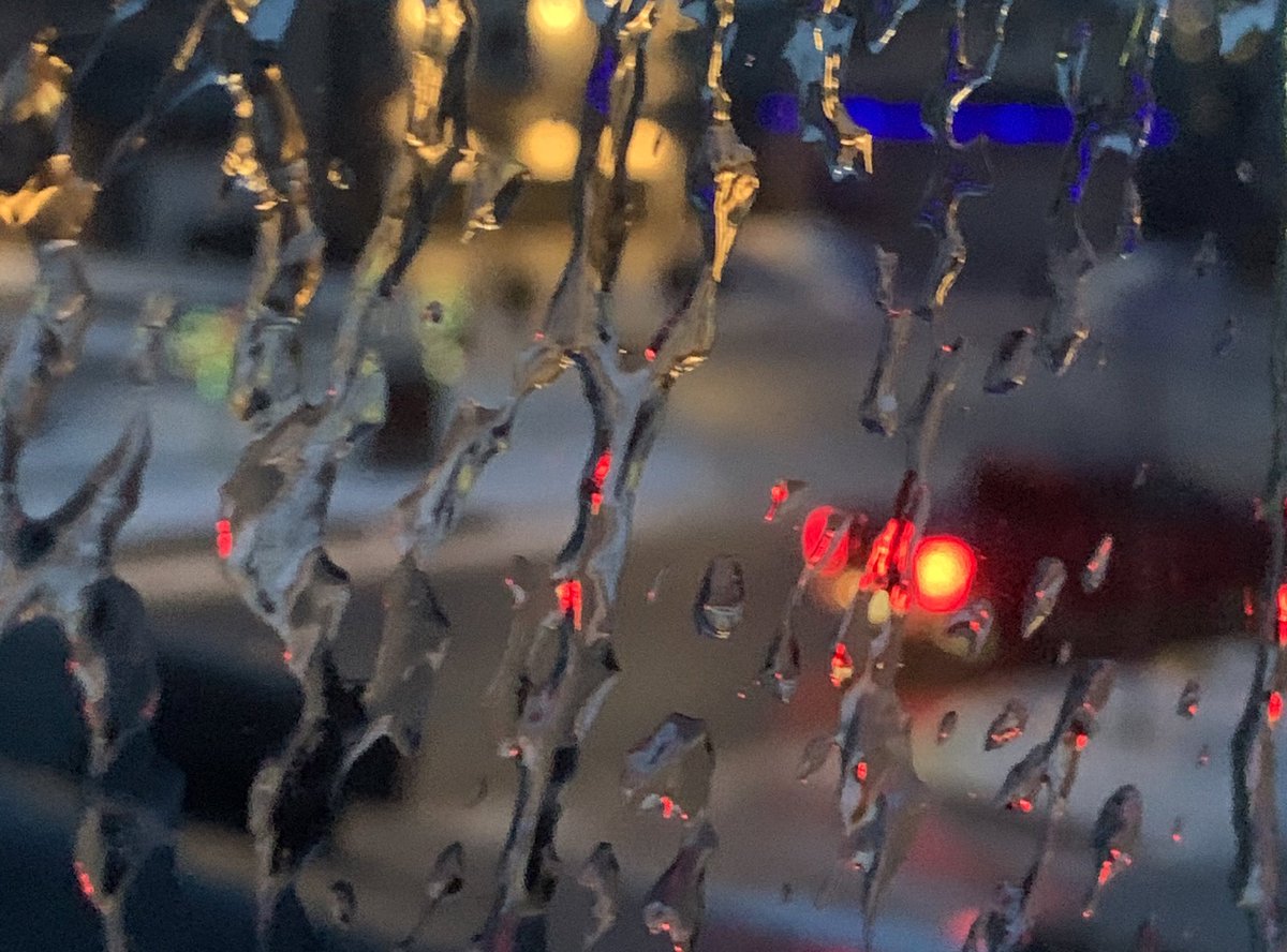 SwiftChaser's tweet photo. Freezing Rain FZRA did number on Fort Sask this morning #abstorm #abroads
This frozen on my window @PrairieChasers. Snow and wicked winds still to come. https://t.co/grPCS44pJ2