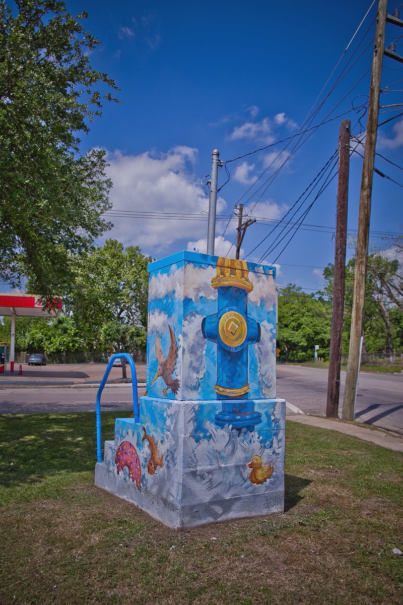 minimurals's tweet photo. We've got a #MiniMural for every holiday, even #NationalRubberDuckyDay!
🎨 @RogerSewardArt
📍 Houston Ave @ White Oak, Houston, TX (decommissioned)
🗂 @UPArtStudio1
📈 Supported by: APG Grant, Heights
📅 Year: 2016
📸 Morris Malakoff
#minimuralshou #houston #upartstudio https://t.co/uTBC9mhrq5