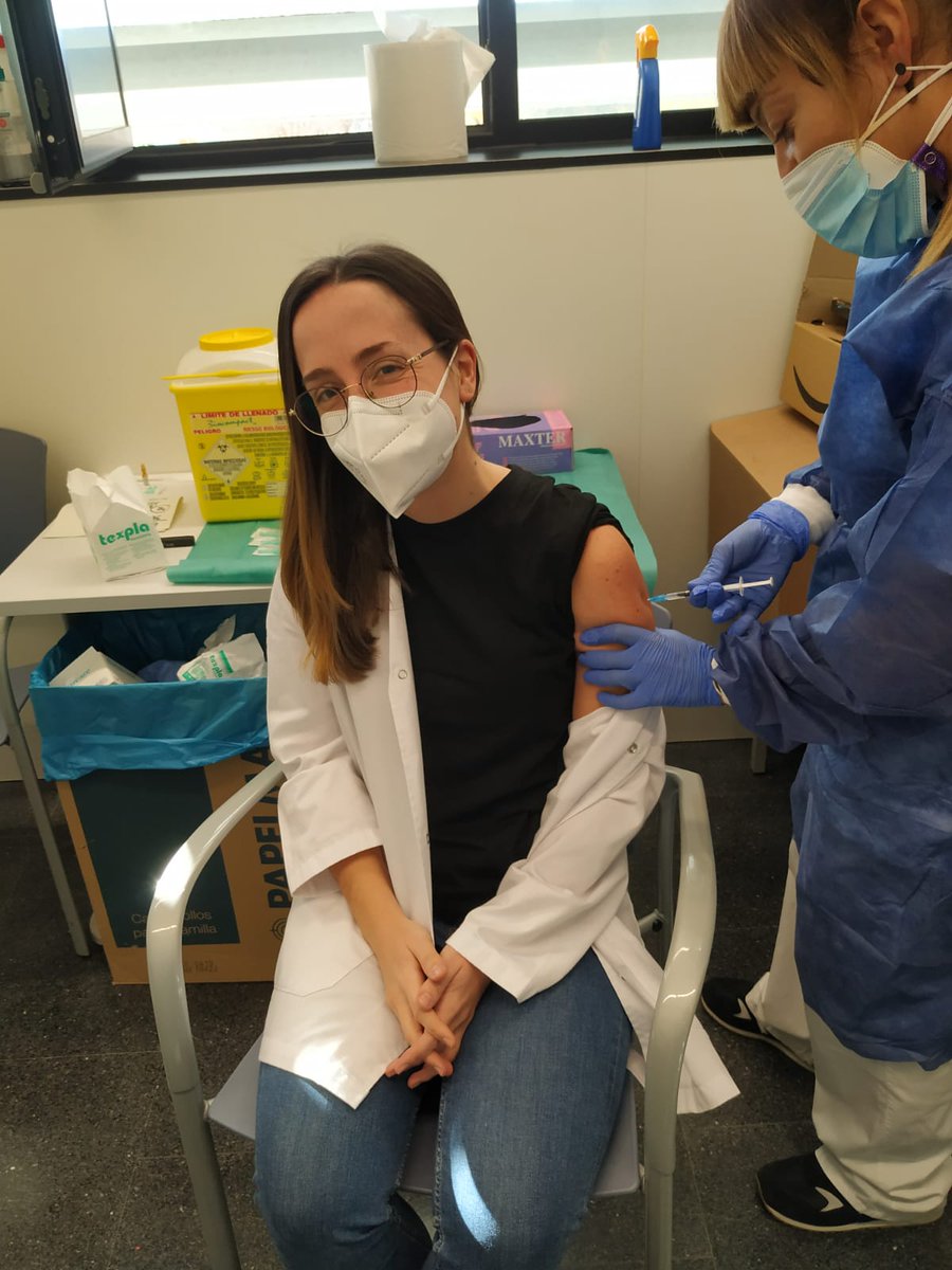 I avui han arribat les vacunes al personal sanitari de Vilablareix. De mica en mica anem veient la llum al final del túnel. Queden unes setmanes molt complicades, un darrer esforç de tothom i haurem superat aquesta maleïda pandèmia. Mesures i confiança!!!