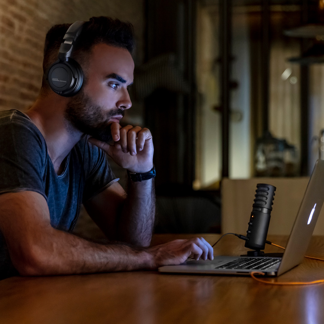 beyerdynamicUSA's tweet photo. The buzz π from @CES 2021 is all about #createfromhome! Whether for #MusicCreator or #podcast - #CreatorPro bundle, DT 770 PRO's & FOX Professional USB Studio Mic and #Creator24 DT 240 PRO & FOX mic are a home studio in a kit! π https://t.co/4zqlG7S2yi #gaming #WFH #Podcast https://t.co/f2nov3DWes