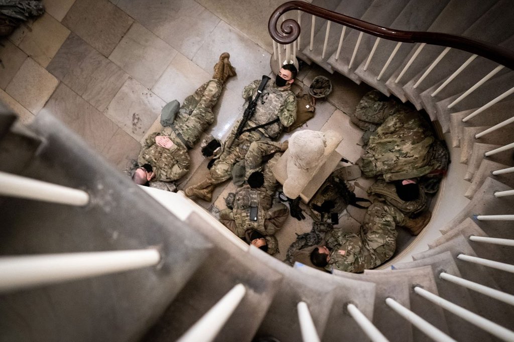 El Capitolio en Washington hoy, como no se veía desde la Guerra Civil.