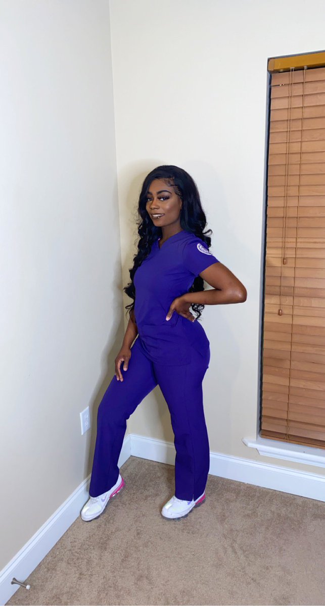 CocoaBean_K's tweet photo. Hello 👋🏾 Critical Care👩🏾⚕️🩺💉 #4thLevel #BSNloading #AlmostThere https://t.co/tQhwIWN9MV