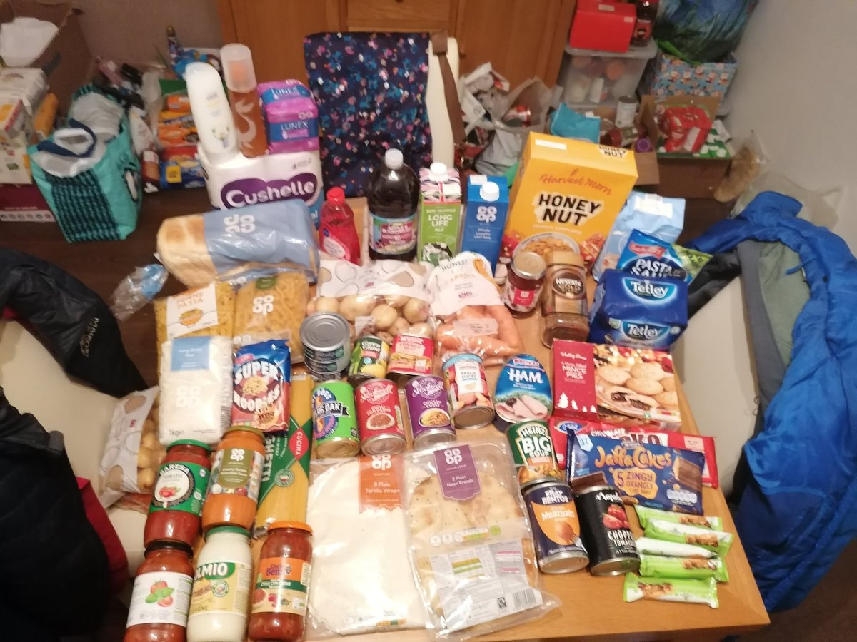 kfield82's tweet image. @WigToday @sthelensstar.@sthelensreport @BillingeBlog My hamper scheme I&apos;ve started helps feed kids and families in need in wigan, St Helens and billinge. The community donate I deliver. This hamper went out today to a mum and child.