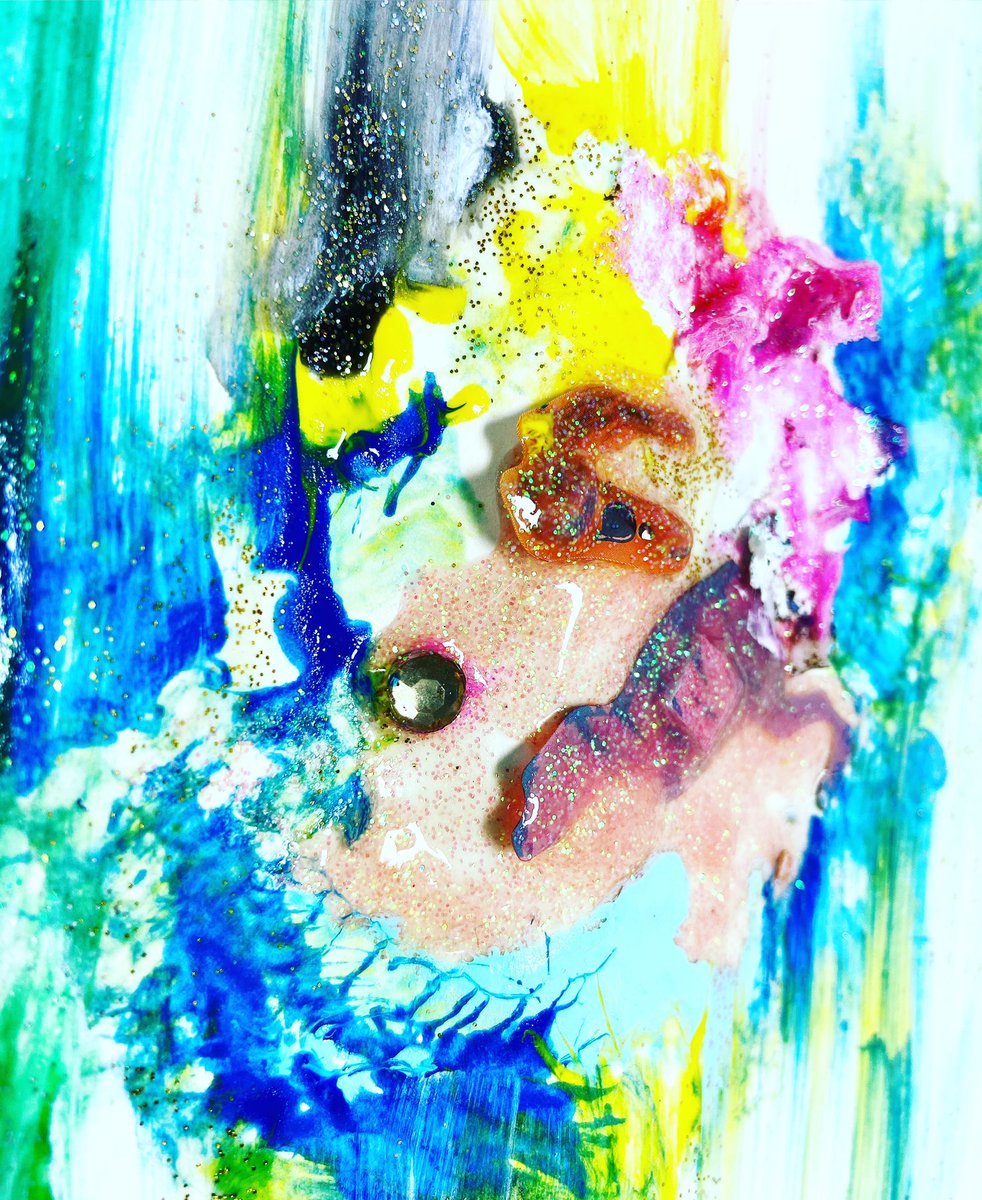 cest_services's tweet photo. I created this image on Monday around feeling trapped and lost, if you look closely hopefully you can see some dinosaurs. Yet my husband saw the image and saw a woman. #lockdowntherapy #lockdownart #lockdowntherapist #virtualtherapy #arttherapy #processimage #reflections #process https://t.co/ULZii2RTJK