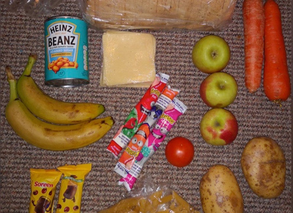 clairetygraham's tweet photo. @compassgroupusa @canteenusa @ChartwellsK12 Yeah it's not going so great in the UK with @Chartwells_UK (see attached, what you apparently think can feed a kid for 10 days). Maybe your COO Gary Green could share some of his $6m+ salary to stop kids going hungry? Dunno how you lot sleep at night. @compassgroupuk #Scandal https://t.co/WMQnI3r9zJ