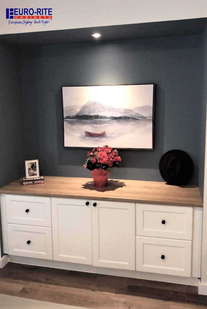 Courtenay from our Port Coquitlam showroom just shared a beautiful reno with us that typifies what homeowners are really wanting for their space these days – a kitchen that is a true hub of family life. 😊

eurorite.com ✨

#Cabinets #EuroRiteCabinets #WhiteCabinets