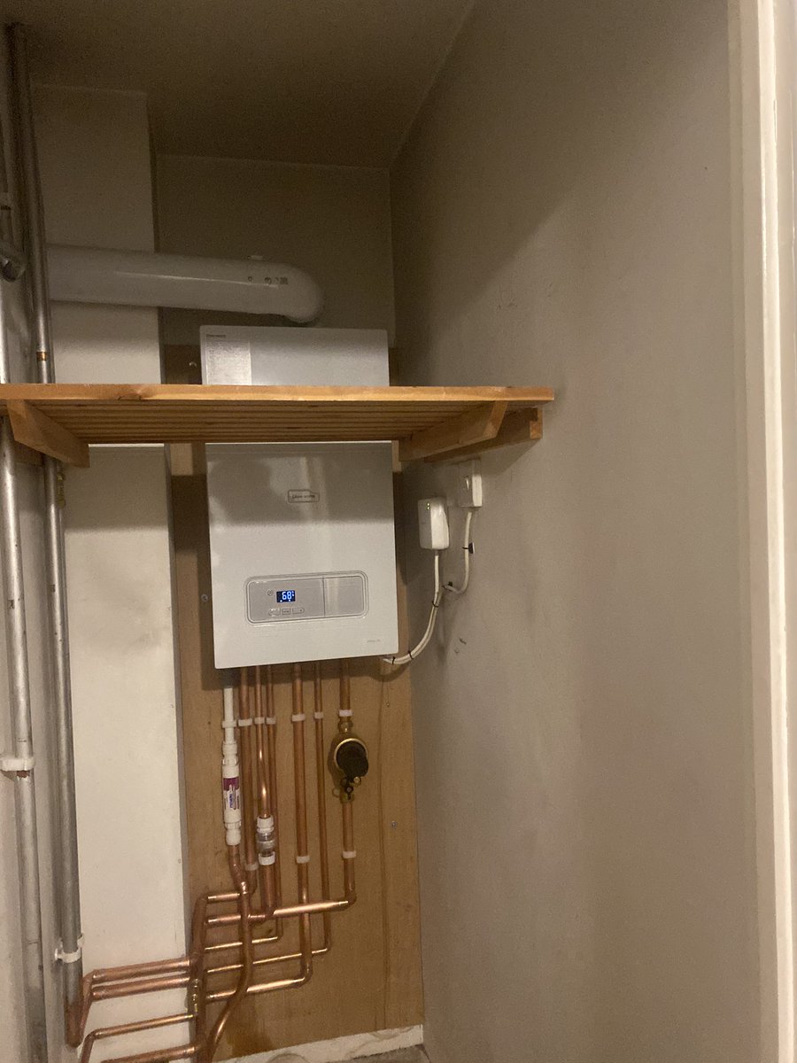 WJFGas's tweet photo. Boiler 6th of the year✅
Taking out the awful Potterton Powermax 💪 and installed this new @glow_wormclub Energy 30C in a #rentedproperty in #hillingdon
Happy #tenants 🤗
#newboiler #boiler #glowworm #flat #gas #heating #plumbing #estateagent #landlord
@dannymistry_GW https://t.co/EQYvvuPcOR
