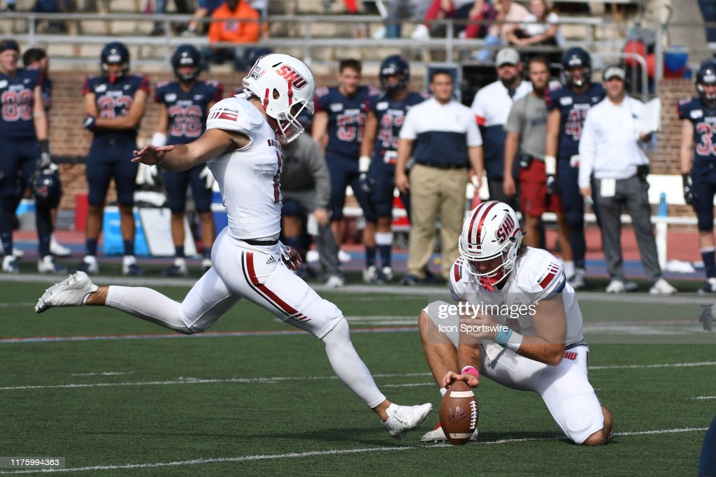 Blessed to receive my 2nd Division 1 opportunity to play football at Sacred Heart University! Thank you <a href="/CoachPSap/">Patrick Saporito</a>. <a href="/HKA_Tanalski/">Adam</a> @Coach_Lunardi <a href="/damehova9/">Damon Simmons</a>