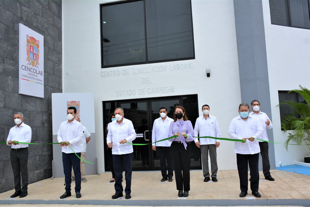 stpscam's tweet photo. Encabeza el gobernador @AysaGonzalez la inauguración de la nueva sede del #CENCOLAB, junto a la titular de la #STPSCAM Laura Luna García y el Director del Centro Pedro Alberto Sánchez Guerrero, obra pública que materializa en nuestra entidad el nuevo modelo de justicia laboral. https://t.co/kgN1T1kAFU