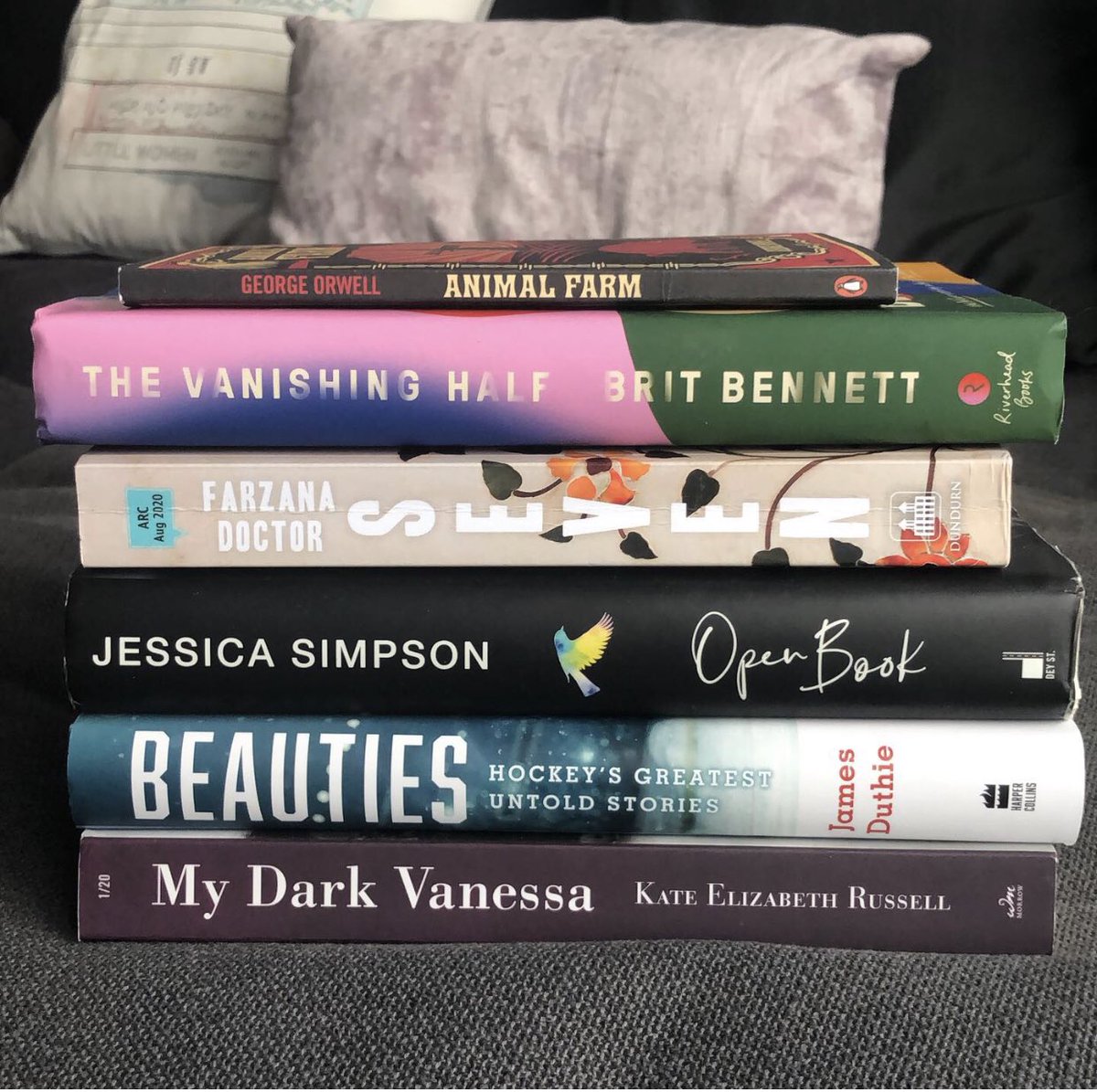 k_rok5's tweet photo. There were a lot of bad things about 2020-a LOT- but there were some rays of light, including many fantastic books. These are the top 5 books I loved reading last year (plus one bonus classic that I read for the first time in 2020 and ADORED). #mustreads #bestbooksof2020 https://t.co/BlysopoJ8Y
