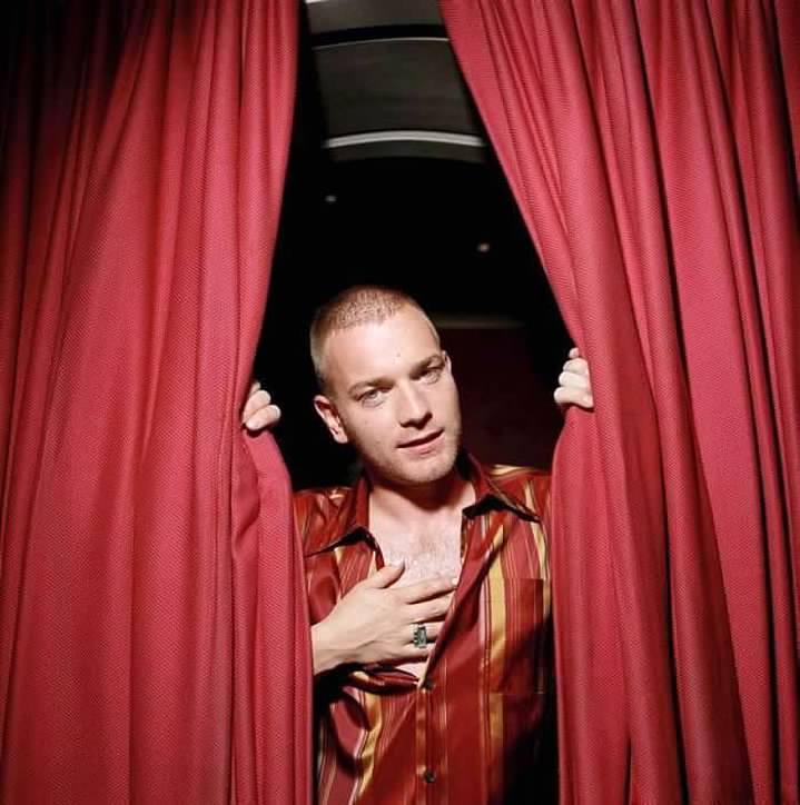 Ewan McGregor and Hayden Christensen twinning, a thread.