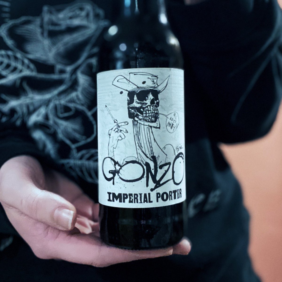 The_Joe_WV's tweet photo. 🍻 N E W B E E R 🍻
#flyingdog #gonzo #joenthrow https://t.co/GQNyB9I2of