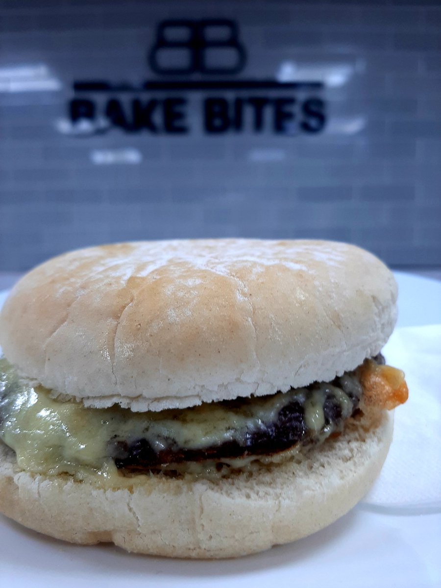 Bakebites6's tweet photo. NEW To Menu: Quarter Pound Cheeseburger https://t.co/j7P5R0A3xj