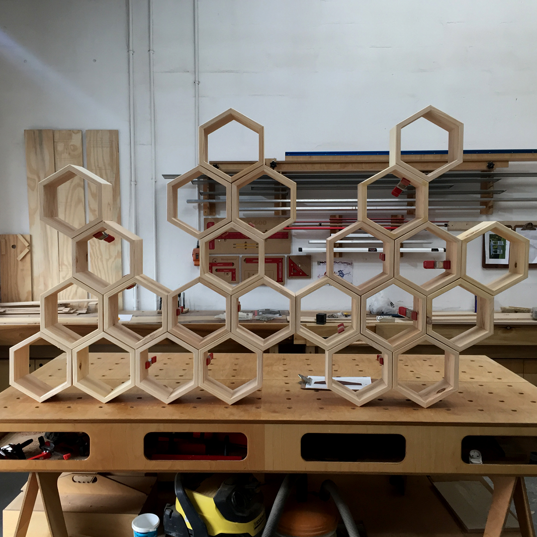 RaWoodcraft's tweet photo. Quick project for our friends at @zhi_projects.
Now all I need are some 🐝
⁣#rawoodcraft #rawood #customfurniture #furnituredesign #interiordesign #detail #handmadewithcare #wood #woodwork #woodworker #carpentry #woodworking #wooddesign #woodcraft #pedestals #oak #myblum #felder https://t.co/T9PJ3esYPI