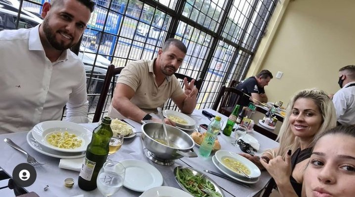 BellaverSheila's tweet photo. Almoço de negócios , sheila transportes ❤ https://t.co/0yJSfriwOB