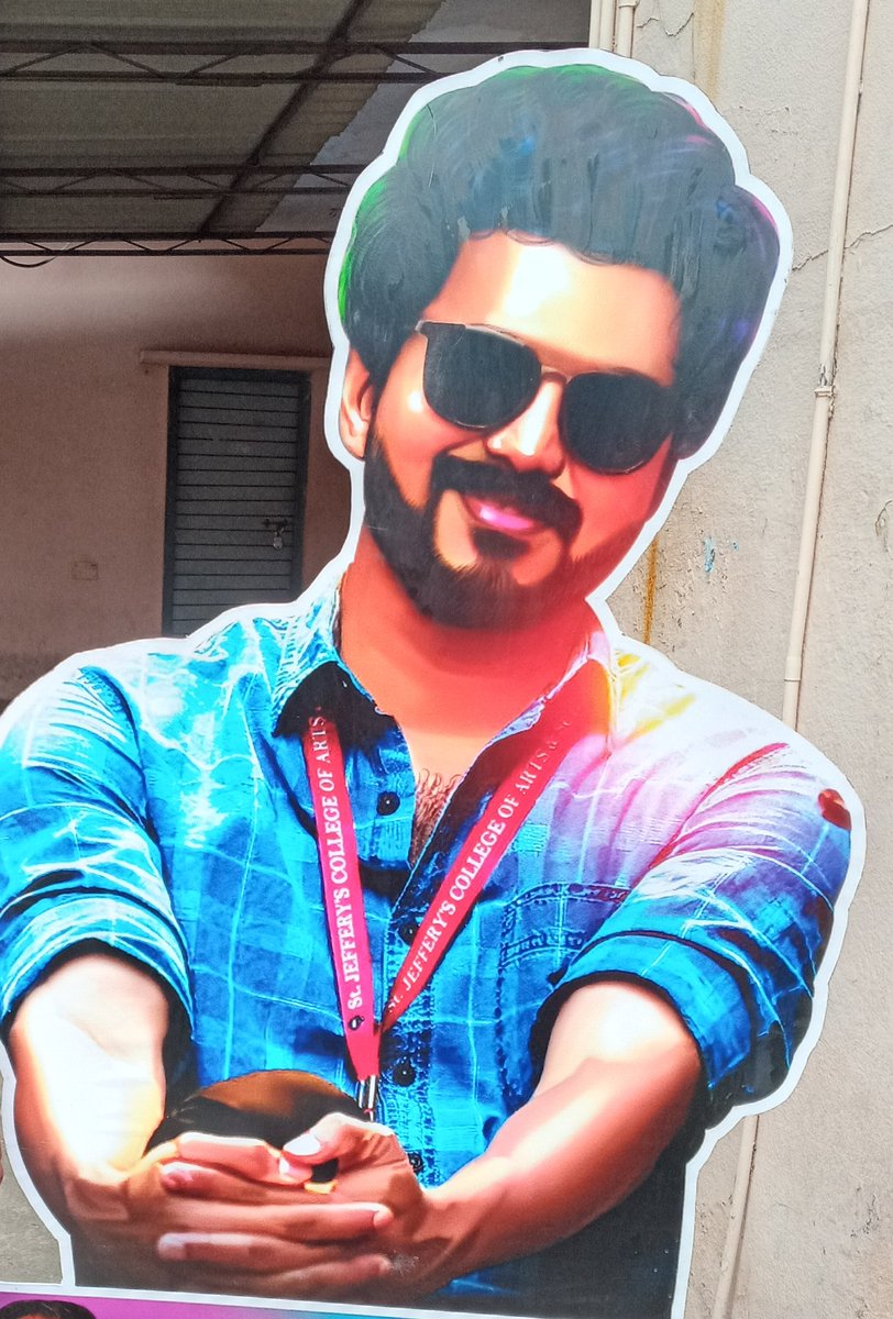 karmeygam_14's tweet photo. In 2021 BB Movie📽 #மாஸ்டர்
In 2021 BO King👑 #Thalapathy
In 2021 Best Hero 😎 @actorvijay
Ippdey neriya sollikitey polam Padam Chumma Appdi irundhuchi💯
Ennoda #MasterMovieReview " Vera Level " Oru oru Frame um Goosebumps Moment🔥
#Master Star Rating⭐⭐⭐⭐⭐ https://t.co/JPwx18w4GR