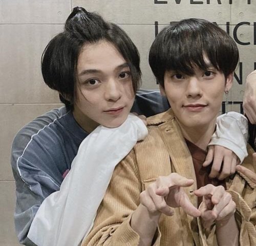 euchopuchai's tweet photo. Meu casal #Copbas lendários 💜
Esse cabelo do Bas está tão perfeito 🤧
#GenYTheSeries https://t.co/830bWefnsi