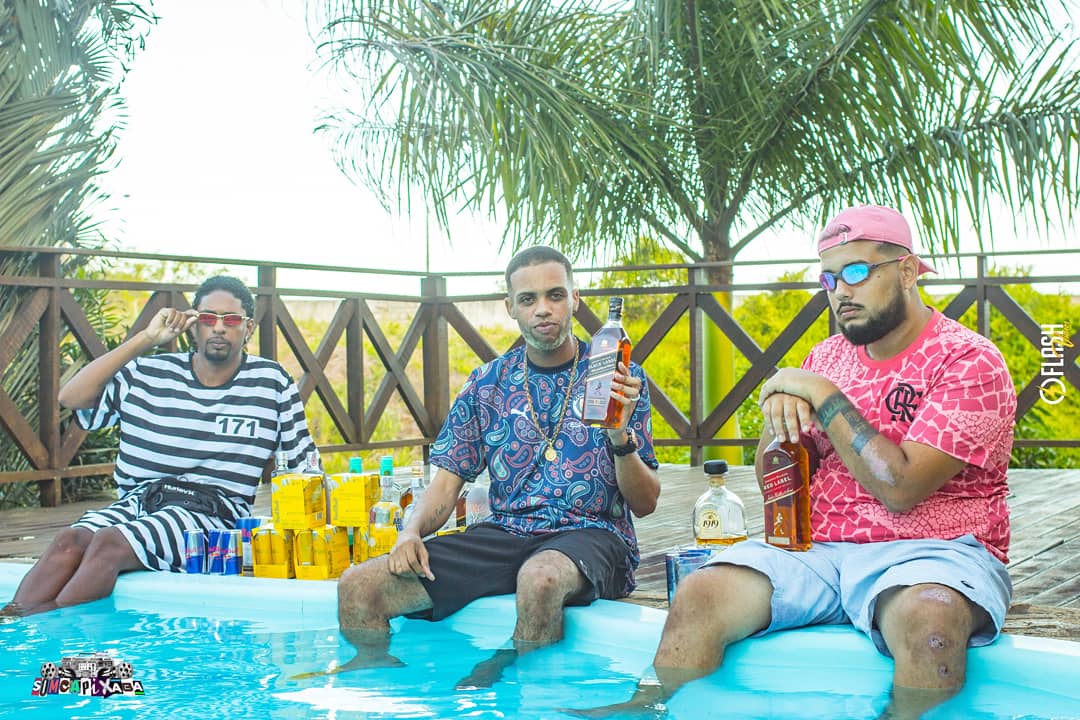 djmarrokosofc's tweet photo. BOM DIA , BOM DIA A TROPA DO SOM CAPIXABA, TE CHAMA PRA PISCINA 🏊♂️🔫🏊♂️😜
AMANHÃ SOLTO FLYER OFICIAL AQUI, COM DATA E HORÁRIO DECRETADO PRA VOCÊS 🥰✅
#MiniSetMcJajau #SomCapixabaProdutora #FlashVideos https://t.co/LOXe8rQfVR