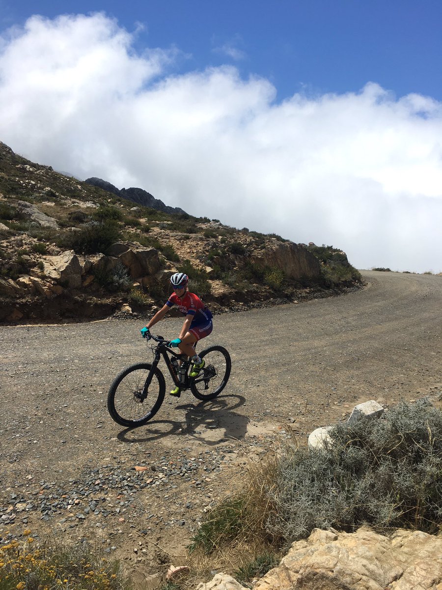 Robyn de Groot tweet media