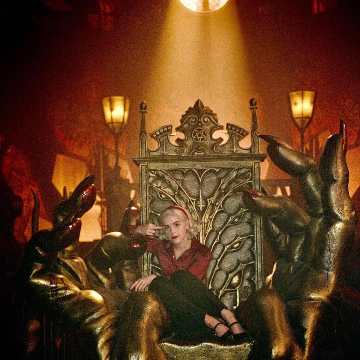 ⋆  　　  ✺  　
　  ⋆  · 　　 　　 　  + 　
　 　 　
　  　　　　   ˚ 　　 　　 .
　.·  　 
 .  ˚  ⋆ 　 ˚     　 　　· 
　 　　 ✦