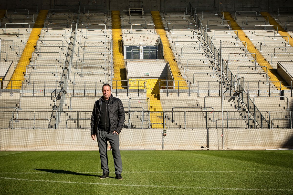DynamoDresden's tweet photo. Markus #Kauczinski positiv auf #Coronavirus getestet: Drittliga-Team begibt sich in fünftägige Quarantäne. SGD stellt für Heimspiel gegen den @SVWW_official Antrag auf Spielabsetzung beim @DFB. Ausführliche Infos: https://t.co/Bp3UiSq9LF #sgd1953 https://t.co/djZJ27sfGx