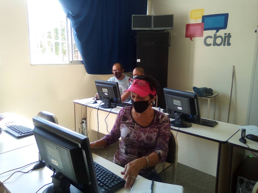 #Enterate 🗣️ El Centro Bolivariano de Informática y Telemática #CBIT Luisa Cáceres de Arismendi en #NuevaEsparta apoya en la semana de flexibilización al Docente en el uso de las #TIC 🖥️
#UnidadPatriotica
<a href="/NicolasMaduro/">Nicolás Maduro</a> @psuvaristobulo <a href="/DanteRivasQ/">Dante Rivas</a> <a href="/vane_prieto/">Vanessa Prieto</a> <a href="/NorisSotoDeA/">Noris Marianela Soto</a>