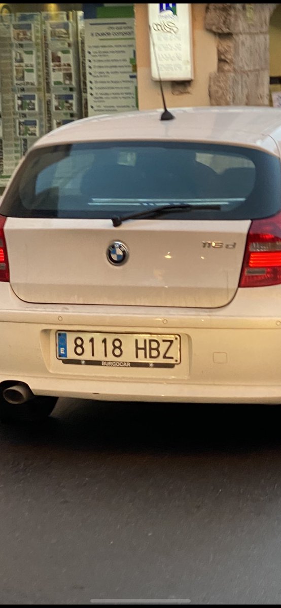javipesetilla's tweet photo. Se busca espabilado... por zona  compartida apuntó de atropellarme a mi y a mi hijo, encima increpando... 20 metros más adelante a otra persona... @PoliciadeBurgos https://t.co/MMFtsB6gcD