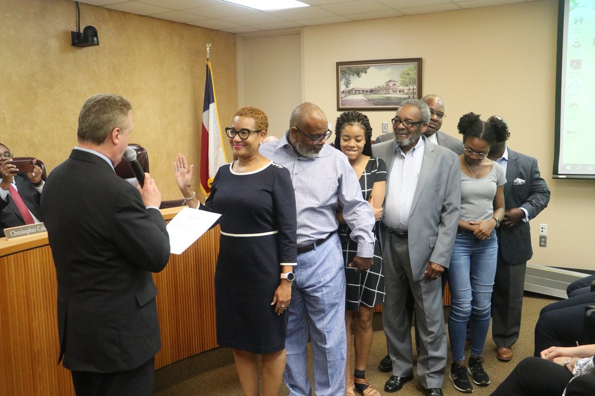 StaffordMSD's tweet image. This month #SMSDBoard Secretary Alicia Lacy-Castille celebrates her birthday! She has been a tremendous advocate for education for nearly 30 years including the formation of our College &amp;amp; Career Center. Her proudest accomplishment is her daughter, a beautifully-spirited Spartan!