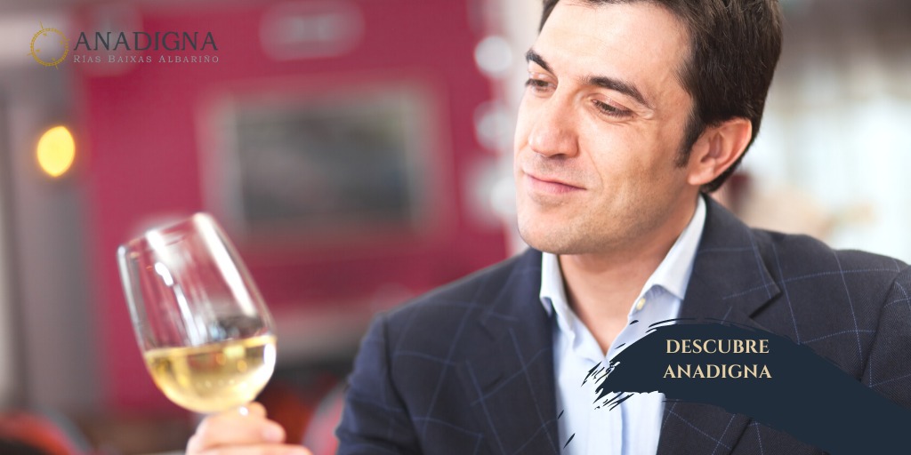 Descubre Bodega Anadigna catando nuestro albariño en nuestras visitas guiadas 😊

Una visita en la recorreremos las viñas y la bodega. Terminaremos con una degustación de nuestro albariño 😉

👉Reserva en airbnb.es/experiences/95…

#experienciasAirbnb #cata #degustación