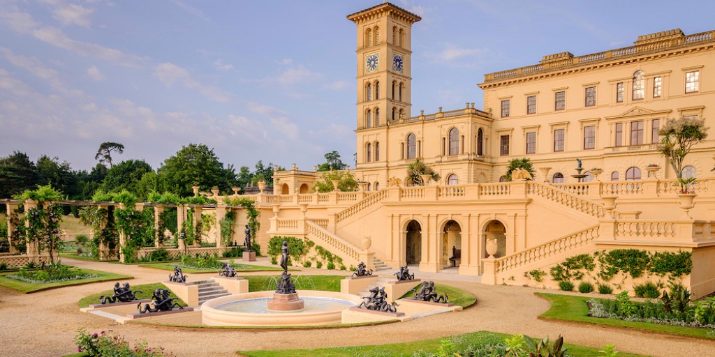 Missing your favourite #IsleofWight attractions? Here's a postcard from @EHOsborneHouse.π
Take a tour of Queen Victoria's former holiday home.π
βΉοΈ https://t.co/JBr0dlroL1
#TheIslandIsWaiting #SupportIOW #LoveGreatBritain #IOW #IsleofWight https://t.co/0IAa9LK9GI