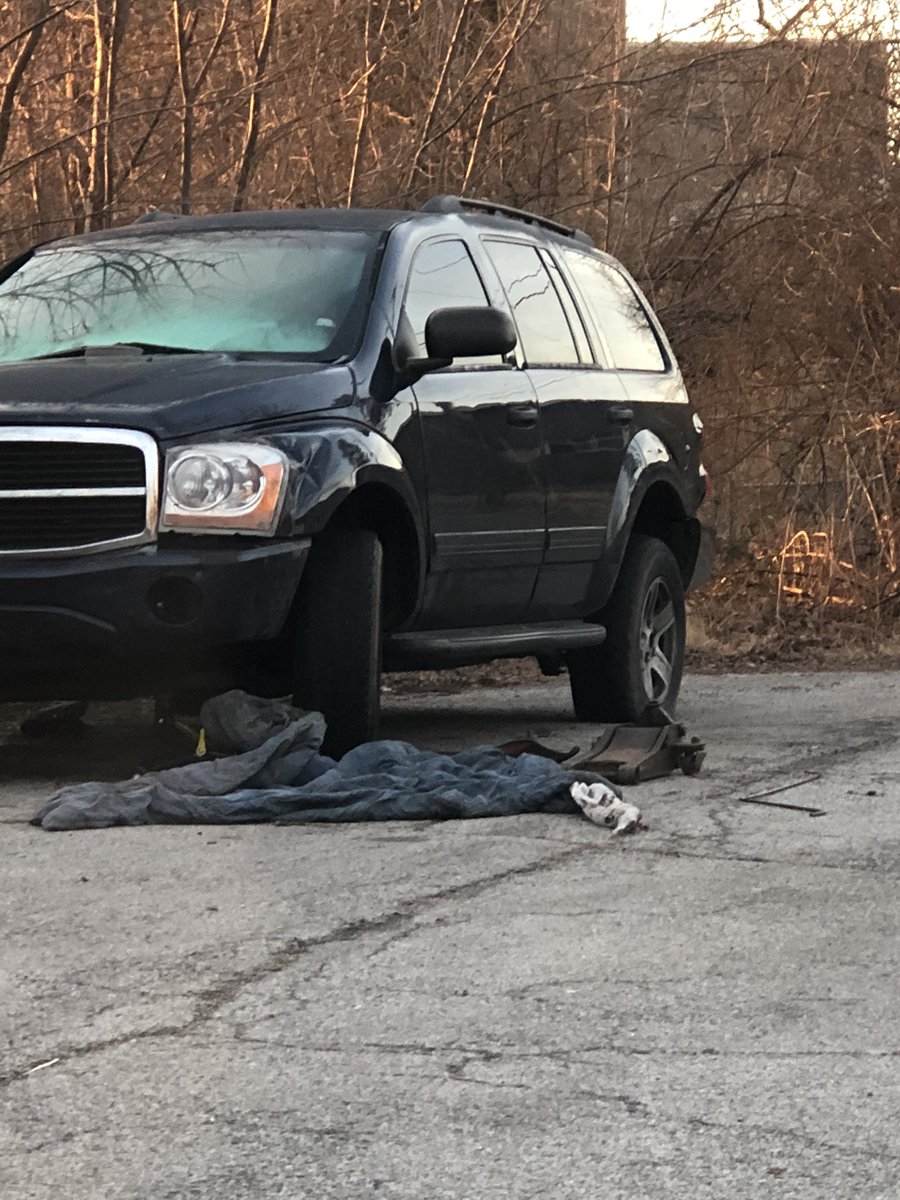 IrelandMD's tweet photo. @KCMO311 can you address this guy using a public street as his mechanic shop?  This is by my garage - 848 E. 82nd Street.  Have reported him a few different times. https://t.co/K1yT46PJ6W