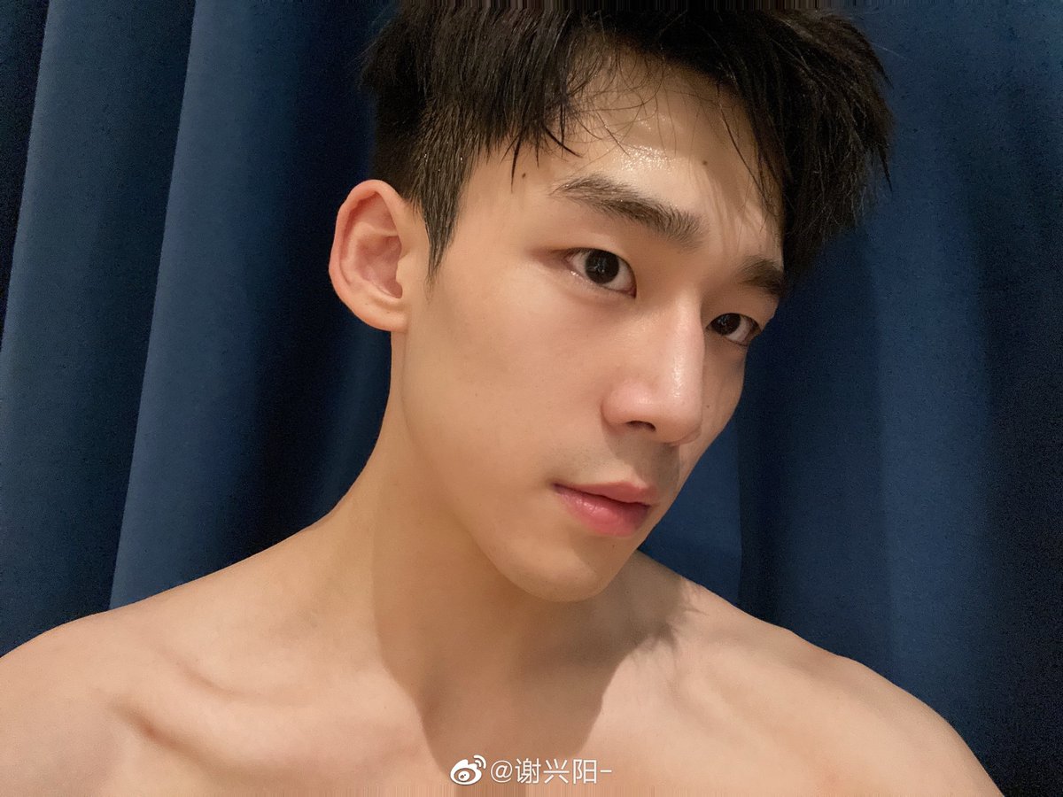 谢兴阳- xie xingyang- 1999.07.22- from hangzhou, zhejiang- went to communication university of china, performance dept c/o 2019- under bad water entertainment- starred in i want to return this youth and hello, my youth #谢兴阳  #创造营2021  #Chuang2021  #创4  #ProduceCamp2021