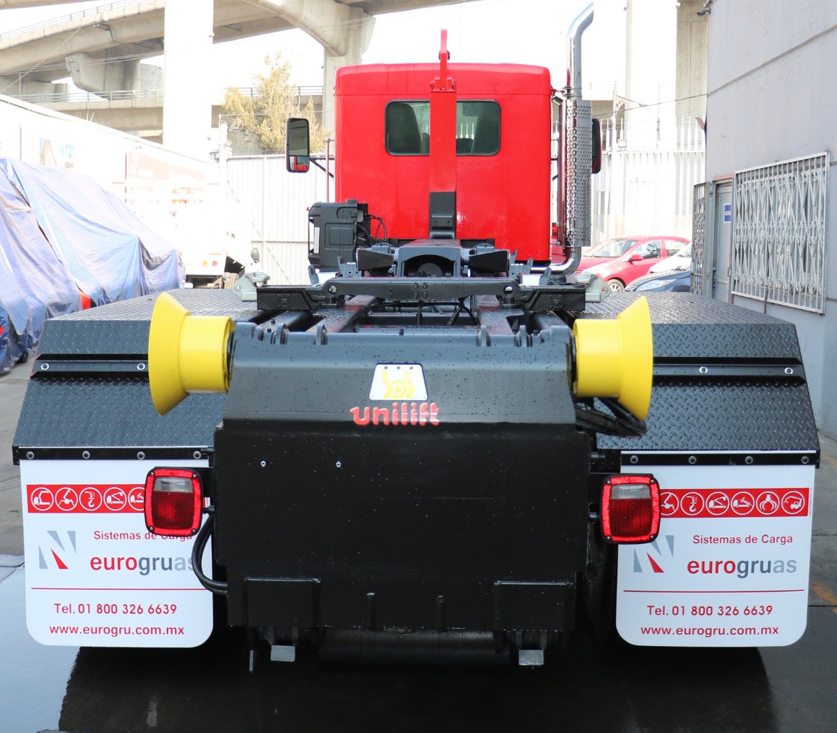 EurogruSA's tweet photo. Entrega de nuestro primer Sistema de Gancho del 2️⃣0️⃣2️⃣1️⃣! 👏🏻🎉🤩

Un Unilift TL 26 L MS con una capacidad de elevación de 2️⃣6️⃣ toneladas, será el aliado ideal para el manejo de desperdicios industriales. 🚚♻️💯🤝🏼

https://t.co/zGUdzjRMfx https://t.co/Qh6hOXKKPQ