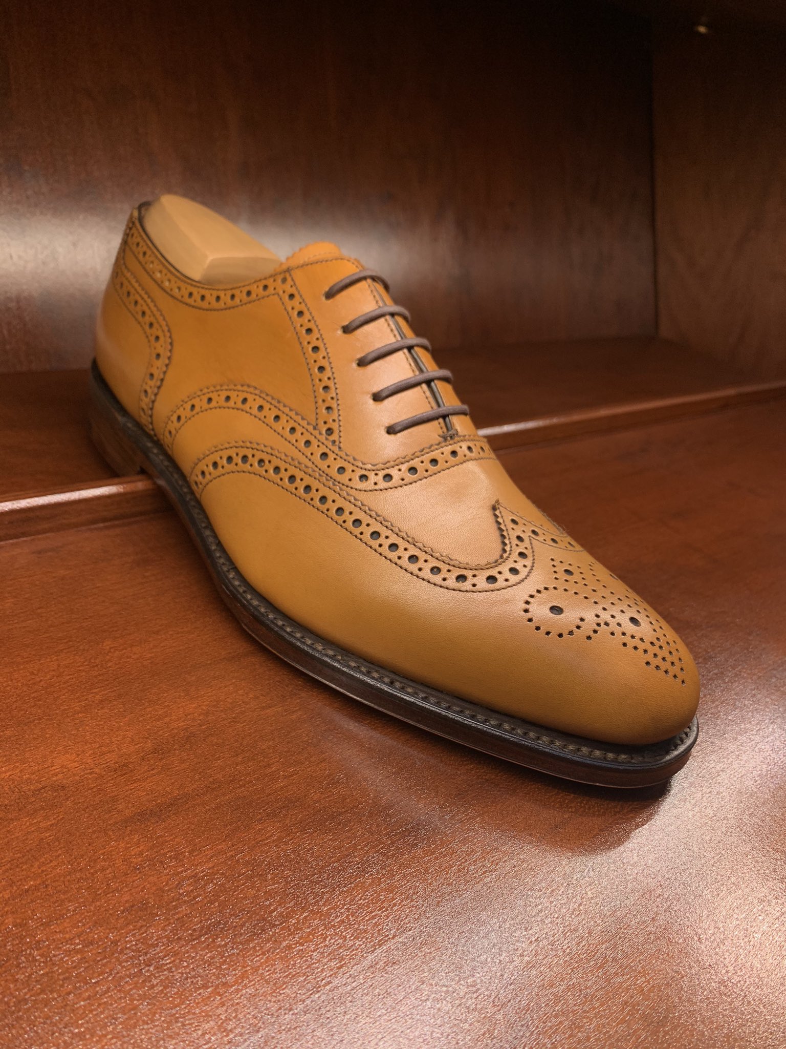 Loake buckingham shop tan