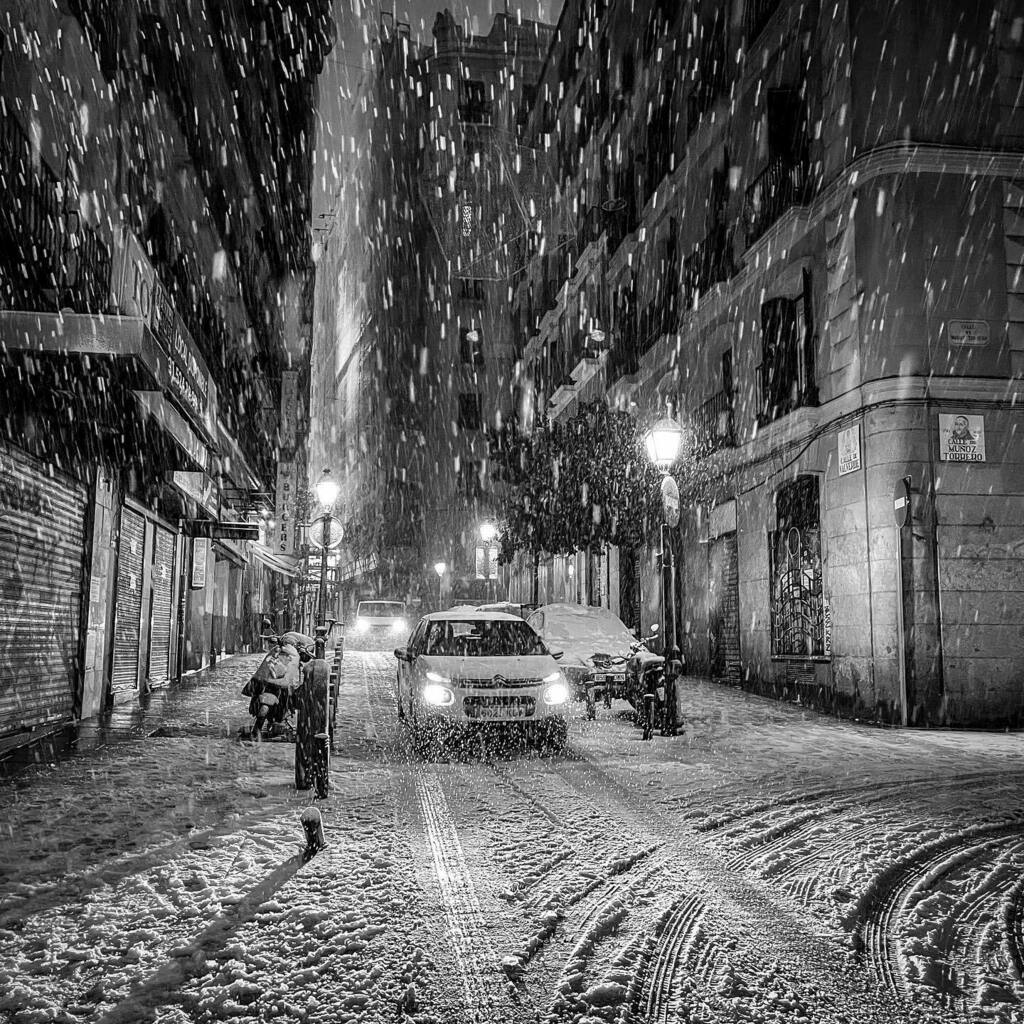 antonio_delgado's tweet photo. Creo que ésta va a ser la ultima foto que ponga del temporal en un tiempo #nieve #snow #Filomena #FotografiaTuVida #MiVidaEnBlancoYNegro  #PhotographYourLife #MyLifeInBlackAndWhite #BN #BW #BWPhotography #iPhoneography https://t.co/K6gadPoAxA