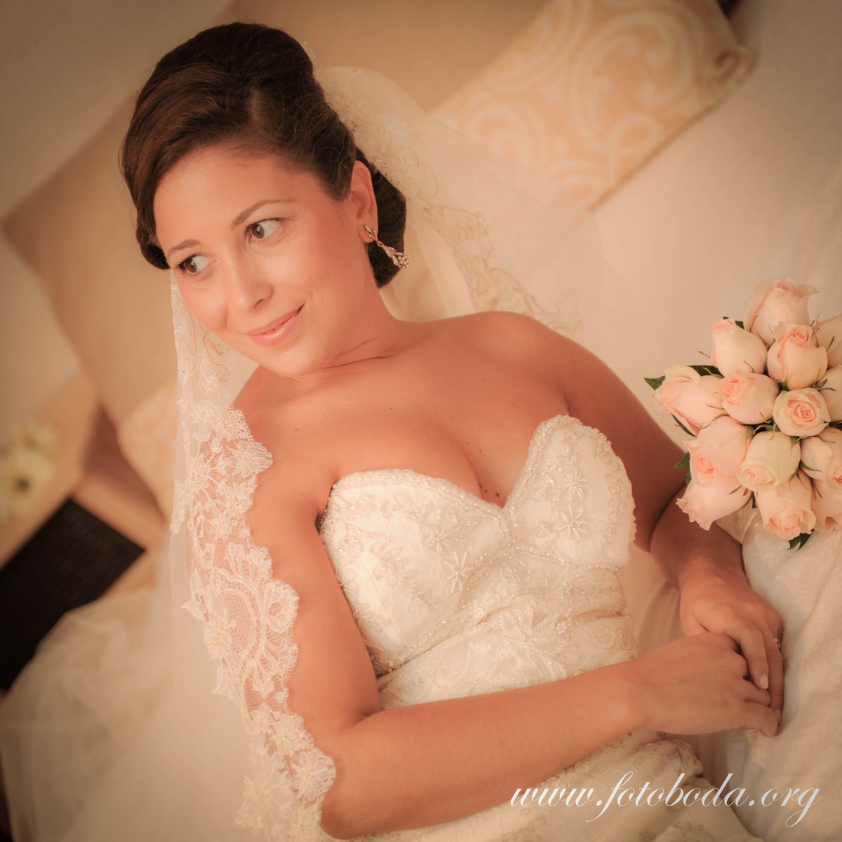fotobodagranada's tweet photo. Nuestras preciosas novias.... 😍 ¿Te casas? Visita nuestra web https://t.co/OJ0J4wSVyV #FelizMiercoles #Miercoles #Granada #FotoBodaGranada #BodasGranada #Bodas2021 #ComercioLocal #Fotografos https://t.co/NxVvfEotLp