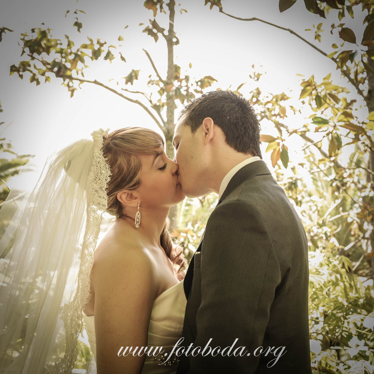 fotobodagranada's tweet photo. 📸En FotoBoda Granada somos especialistas en fotografía nupcial. ¿Te casas? Visita https://t.co/OJ0J4wSVyV #Granada #BodasGranada #Bodas2021 #Bodas #Novias #FotoBodaGranada #ComercioLocal #Miercoles #FelizMiercoles https://t.co/wWPtkxuz1e