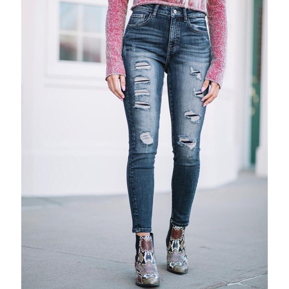 acm_fashion's tweet image. So good I had to share! Check out all the items I&apos;m loving on @Poshmarkapp #poshmark #fashion #style #shopmycloset #eloquii #louisvuitton #kancan: posh.mk/dGa4erAc1cb